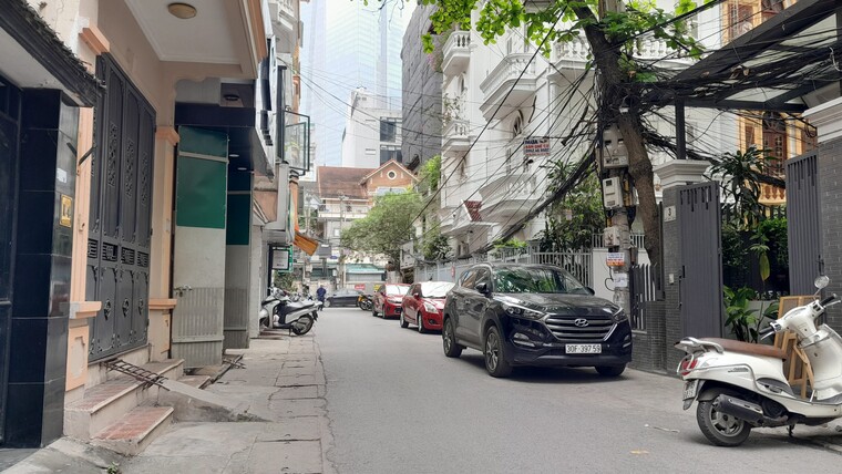 Bán nhà 5 tầng 42m2 phố Đào Tấn, Ba Đình, Oto đỗ cửa, 50m ra phố, Ngõ thông, Kinh doanh tốt